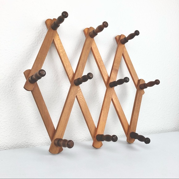 VTG Hook and Peg Accordion Wall Accessories Jewelr